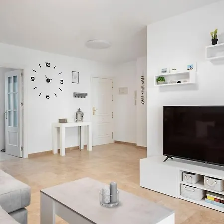 Apartment 3 Bedroom Apartment, Next To The Beach, With Pool