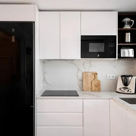 公寓 3 Bedroom Apartment, Next To The Beach, With Pool *