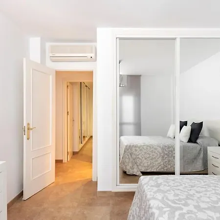 3 Bedroom Apartment, Next To The Beach, With Pool * 马尔韦利亚