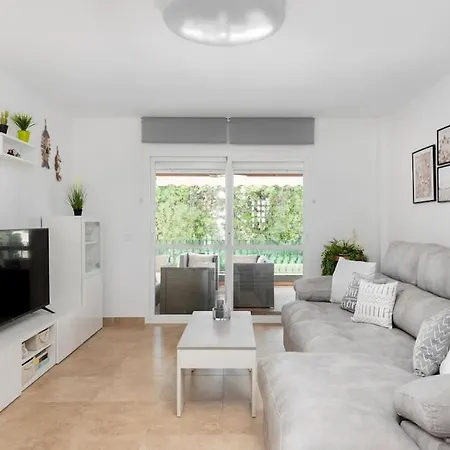 3 Bedroom Apartment, Next To The Beach, With Pool