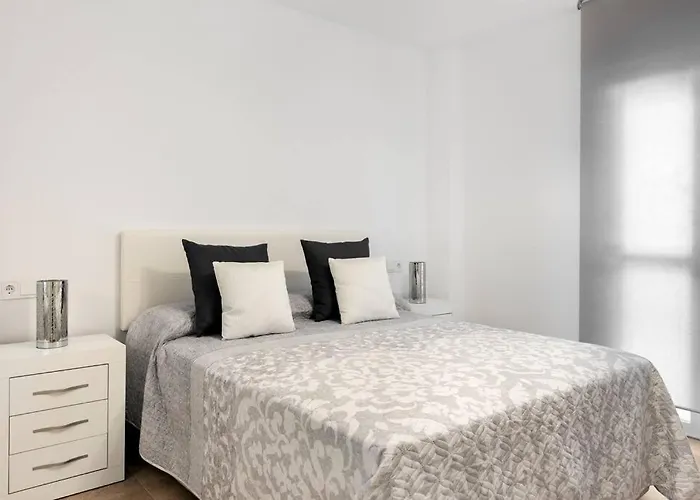 3 Bedroom Apartment, Next To The Beach, With Pool *